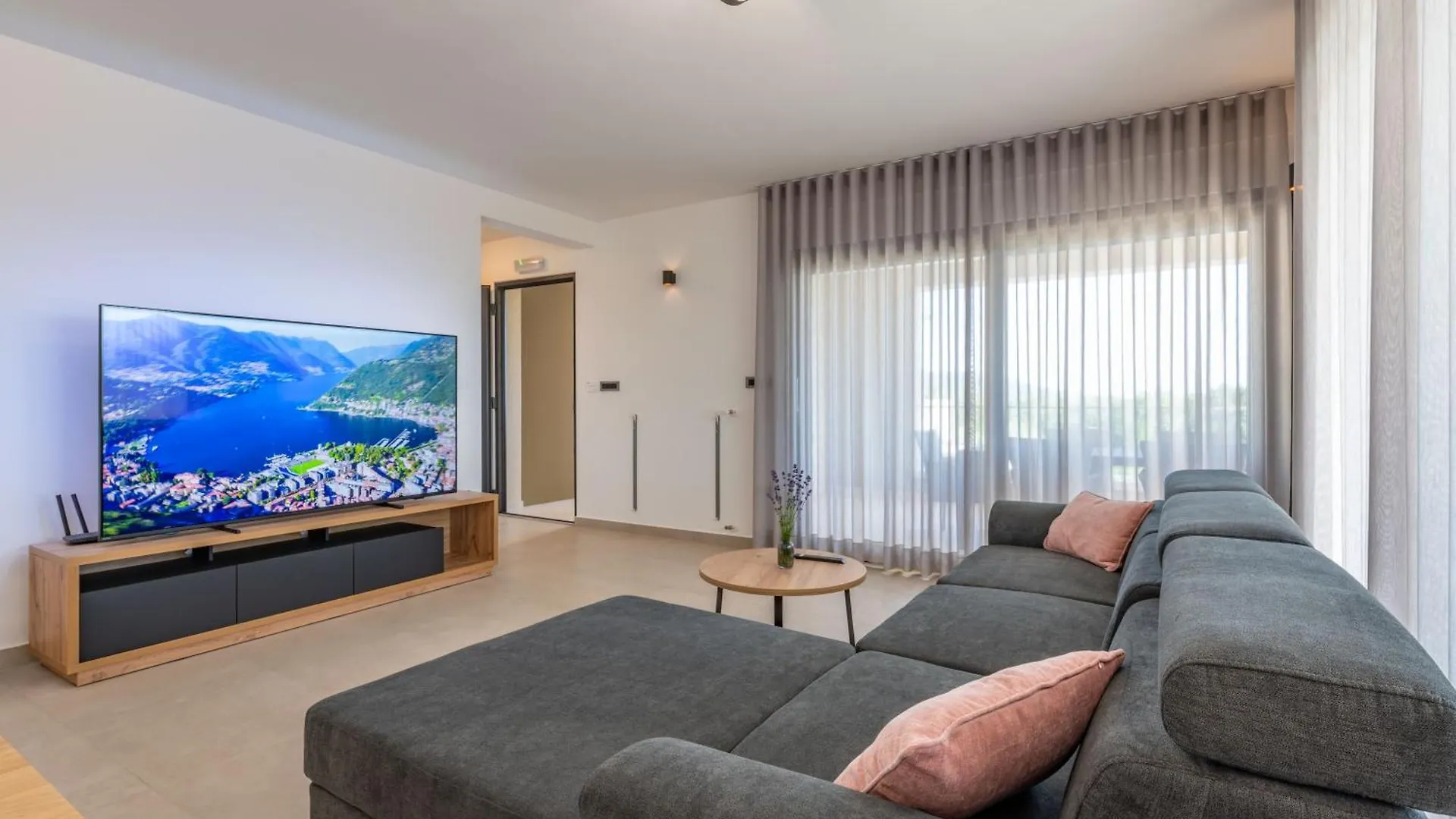 Villa Silente, Modern And Luxurious Villa Hugged By Nature Stalije 0*,