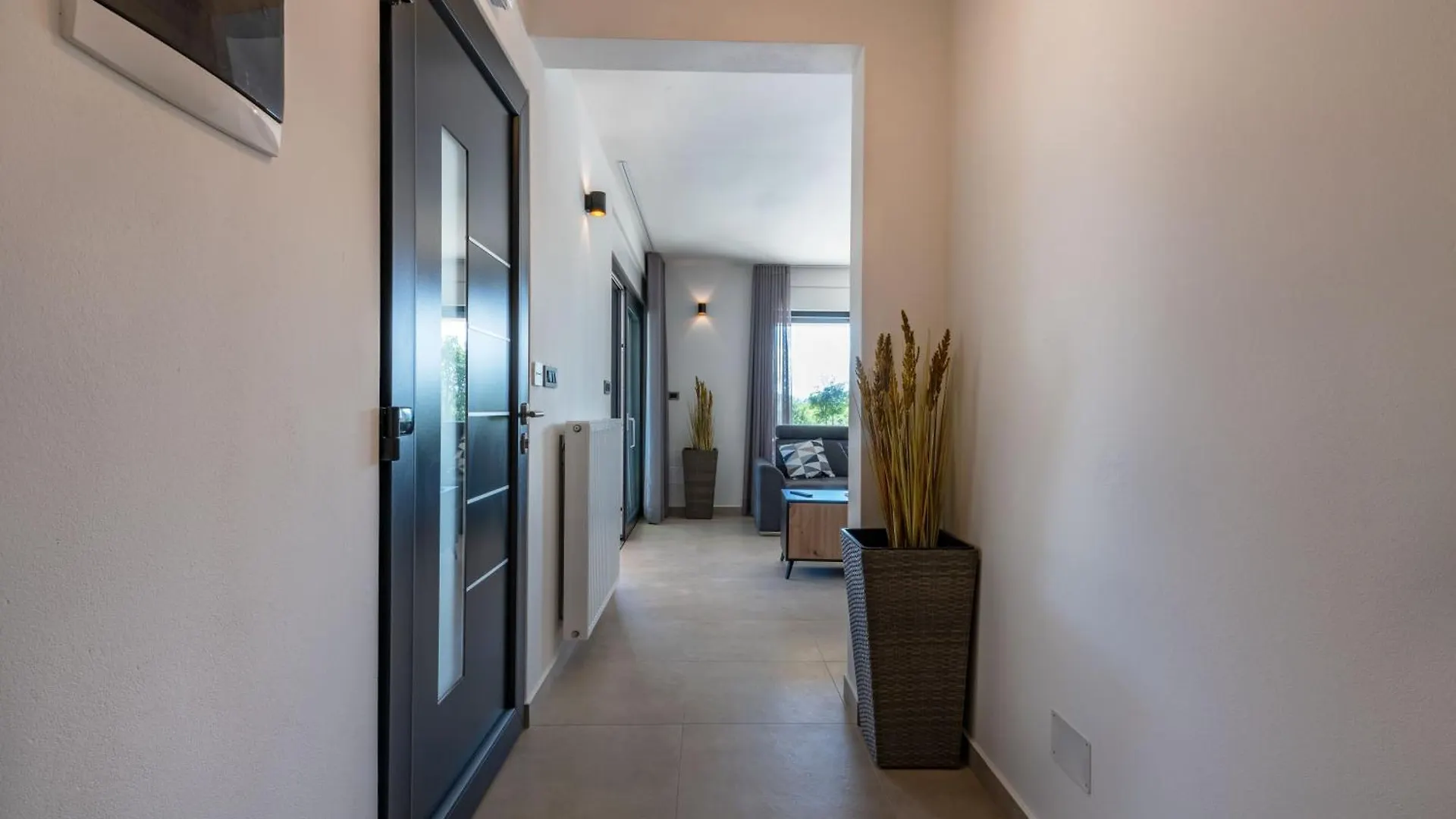 Nyaraló Villa Silente, Modern And Luxurious Villa Hugged By Nature Stalije